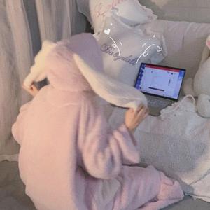 女上位高潮疯狂国产AV
